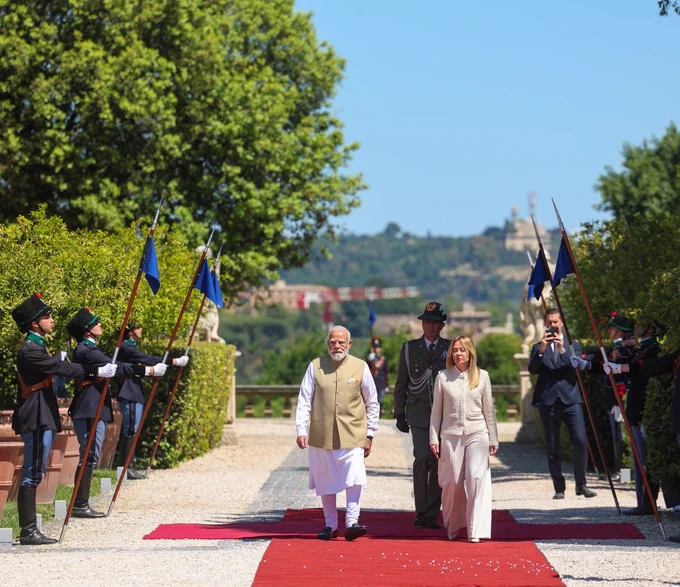Indian Prime Minister Narendra Modi was received by the Italian Prime Minister Giorgia Meloni with military honour in Rome, Italy, on May 20, 2026. Source: Prime Minister of India