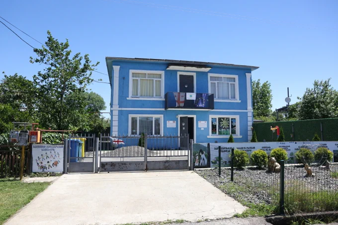 At the Toliskuri Daycare Centre, solar power, rainwater irrigation, and environmental learning are creating new opportunities for children with disabilities.
Photo: UNDP | Irakli Dzneladze