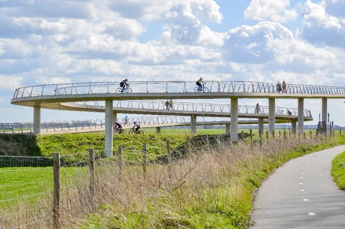 Photo: Dutch Cycling Embassy

Today is #WorldBicycleDay! Did you know that in the Netherlands, there are more bikes than people? And by 2027, we’re aiming for 600,000 bike parking spots at train stations. Why? Because the future moves on two wheels.