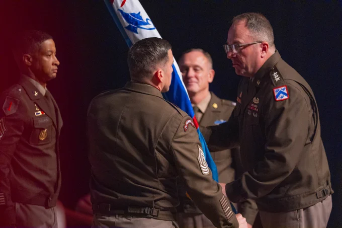 Today, the Combined Arms Command started a new chapter during a change of responsibility from CSM Shawn F. Carns to CSM Shaun D. Curry. We thank CSM Carns for his leadership and service. We welcome CSM Curry as he takes on this vital role! #DriveChangeForgeVictory