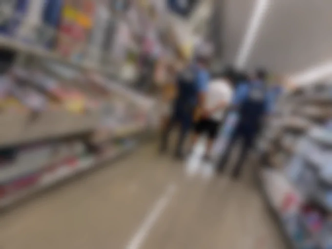 手錠じゃなくて縄でした なんで🙄