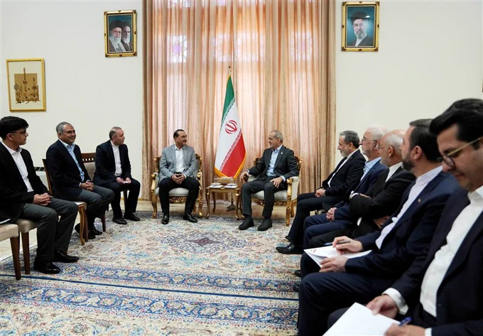Pakistan Army Chief Field Marshal Asim Munir meets Iran's President Masoud Pezeshkian in Tehran, May 23, 2026. Source: Tasnim News Agency