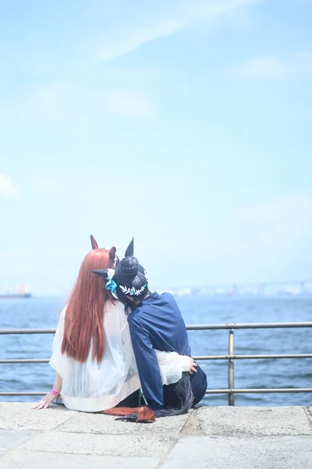 You cannot be caught, nor do you belong to anyone.
Yet sometimes, on a whim, you rest your warmth beside me.

I won't insult the moment by asking why.
Still, I wonder—
am I allowed to think I am special to you?