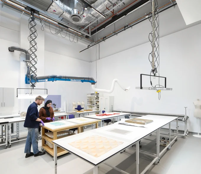 Multi-purpose conservation studio, visible by the Conservation Overlook, at V&A East Storehouse. Photo by Hufton   Crow. Courtesy V&A