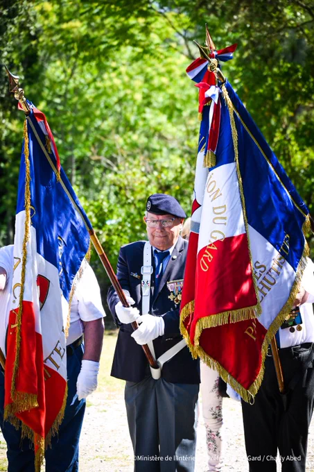 Porte drapeau