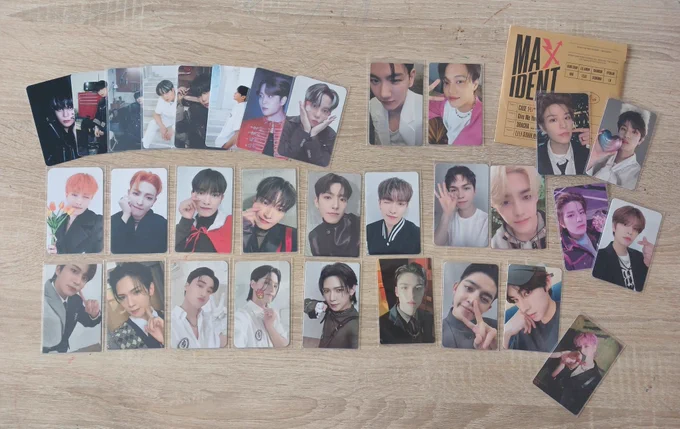 ilk sıra jongholar set 120
ateez pcler hakkında bilgim yok fiyatta konuşup anlaşabiliriz
heaven coups 120
attaca coups 70
vernonlar tane 70
exolar 70
maxident cd 100 
5 star seung pob 200
5star digi seunglar 120
maxident seung 70
xiaojun ve hanse isteyene hediye