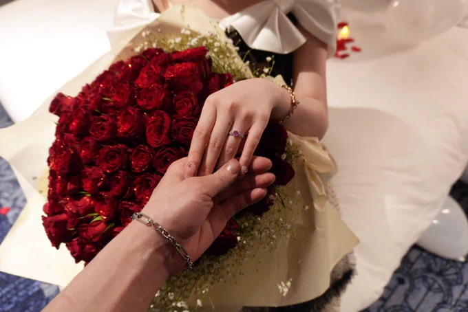 小さい頃から婚約指輪は誕生月のピンクサファイアがいい！と言っていた夢が叶いました...‪‪❤︎‬