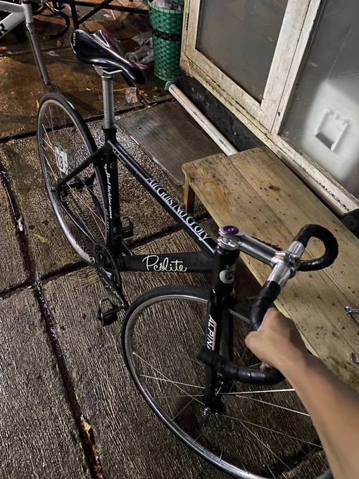 FRAMESET 
- PCO LITE SZ48 
- ⁠FORK ALPINA NONBRAKE HOLE MAX TIRE 25c
- ⁠HEADSET STRUMMER (NEW)

BARSET 
- DROPBAR UNO 36CM 
- ⁠STEM WAKE X2 120 10’ (NEW)
- ⁠TOPCAP RAWKCAPS

SEATSET 
- SEATPOSE ARDENLY NONSB
- ⁠SADDLE GUB 
- ⁠SEATCLAMP BAWAAN PCOLITE 

CRANKSET 
- CRANK ARM SKEACE 
- ⁠CHAINRING LIKE F5 SPLATTER GOLD 
- ⁠PEDAL PROMEND SPD SL 
- ⁠RANTAI S1 GOLD 
- ⁠BB MEROCA 

WHEELSET (KONDISI WHEELSET NEW)
- RIMS ARDENLY ULTRA LIGHT
- ⁠HUB ARDENLY HIGH FLANGE
- ⁠COG OXO 17T 
- ⁠TIRE REAR THICKSLICK 
- ⁠TIRE FONT KENDA

PRICE 8.7 NET