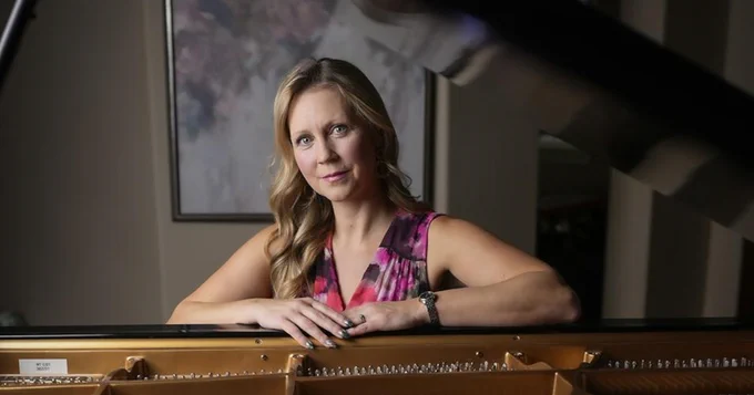 Amanda Smith, Mus’08
