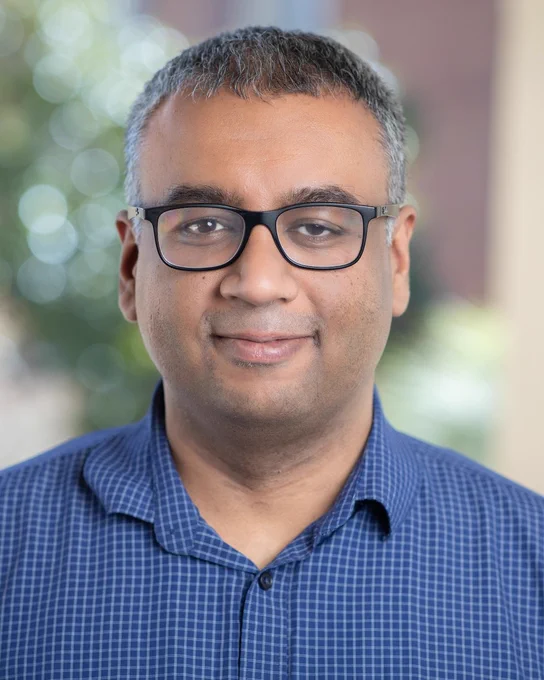 Headshot photo of Hitesh Changlani.