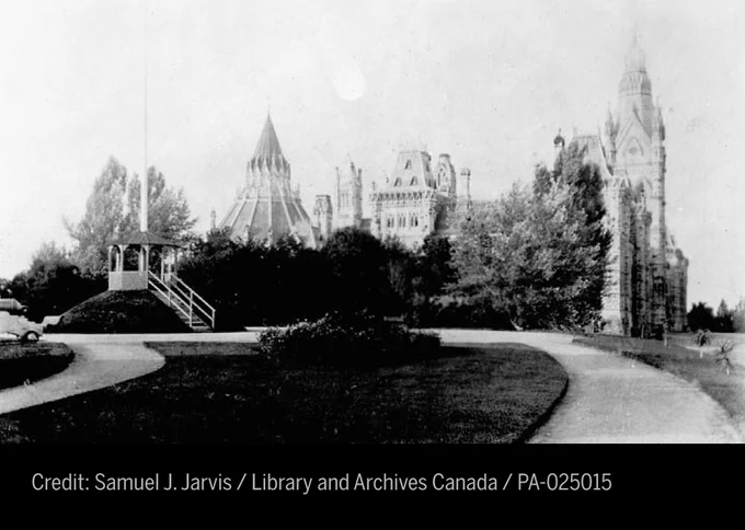 A gazebo and a pathway behind the original Parliament Building. Photo is credited to Samuel J. Jarvis and to Library and Archives Canada, catalogue number PA-025015. 