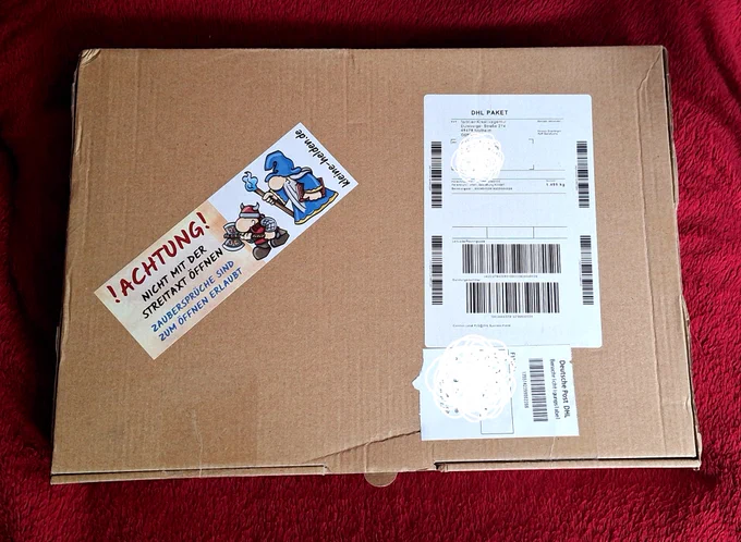 Manchmal schaut man auch gerne mal auf die Verpackung eines Pakets, wenn der Aufkleber Spaß macht. 😄