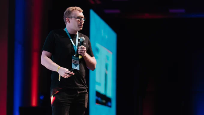 Bruno Winik durante a palestra “Stablecoins e pagamentos internacionais: O cross-border nos dias de hoje” no BCB25.