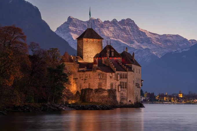 Château de Chillon et Dents du Midi à la tombée de la nuit, Giles Laurent