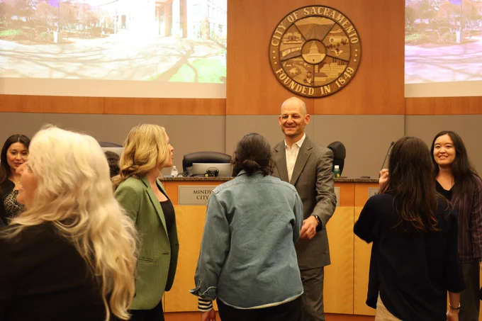 Mayor McCarty with Planning Academy attendees 