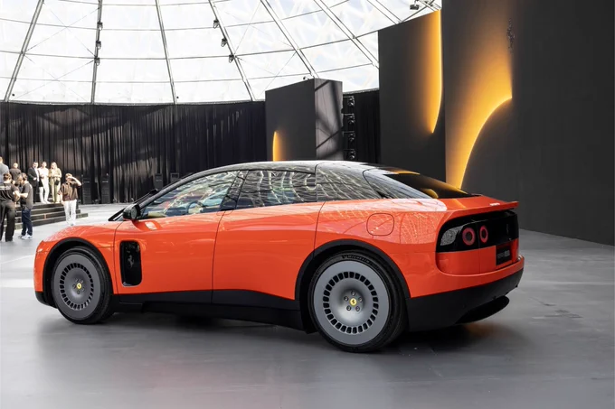 Ferrari Luce
