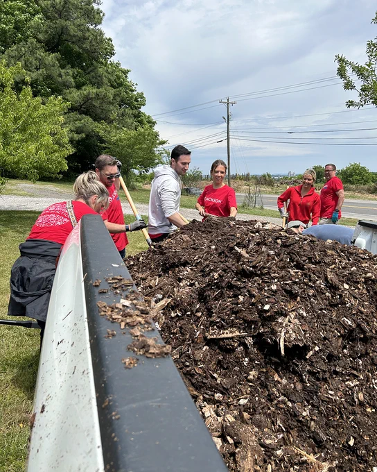 Our Product Solutions Group volunteered with The Nashville Food Project and assisted with gardening tasks such as mulching and weeding fruit trees.