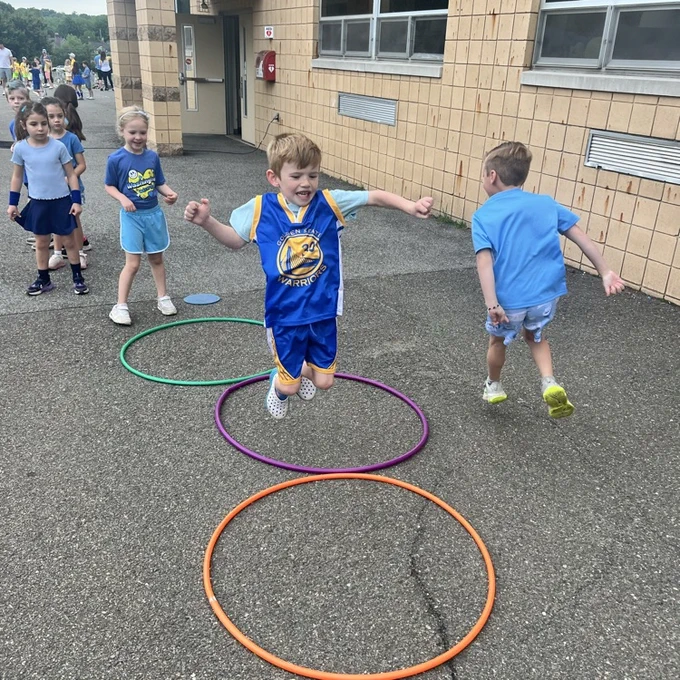 KRO at Hula Hoop Showdown