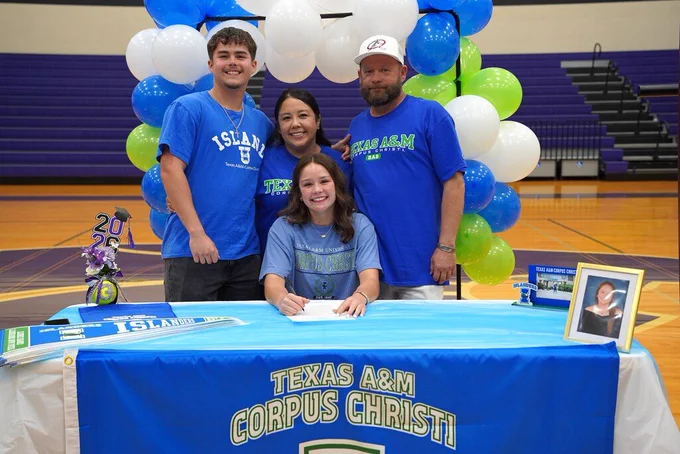 Ambrielle Linscombe signs to Texas A&M Corpus Christi