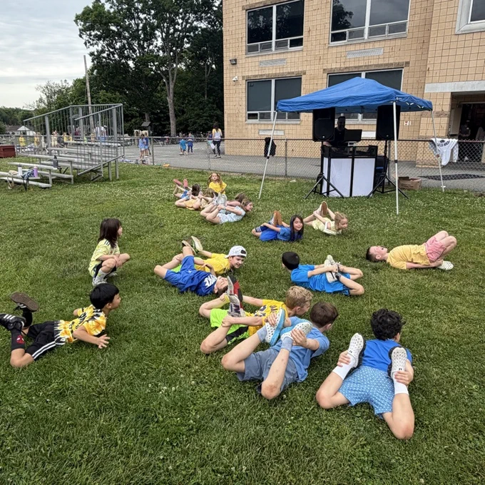 children in picture 
