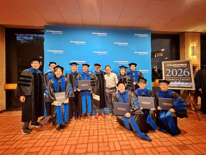 A group of students at a graduation ceremony.