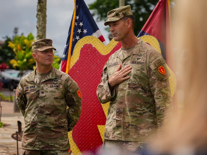 U.S. Soldier Colonel Daniel J. Von Benken, former 25th Infantry Division Artillery Commander (left), recieves praise for his time and hard work by Major General James B. Bartolomees (right), before conducting his change of responsibility on Schofield Barracks, Hawaii, May, 27, 2026. (U.S. Army photo by Cpl. Adaris Cole)