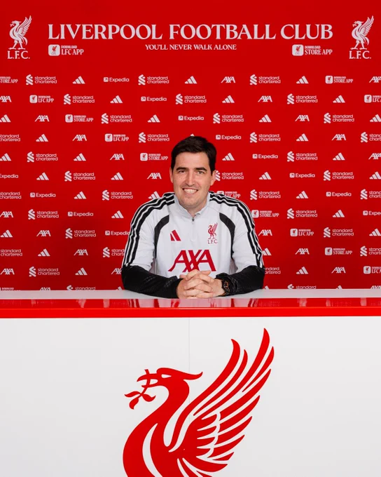 A picture of Andoni Iraola at the AXA Training Centre