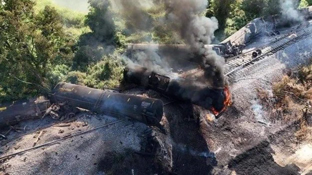 Aerial view of derailment site. (Source: CN.)