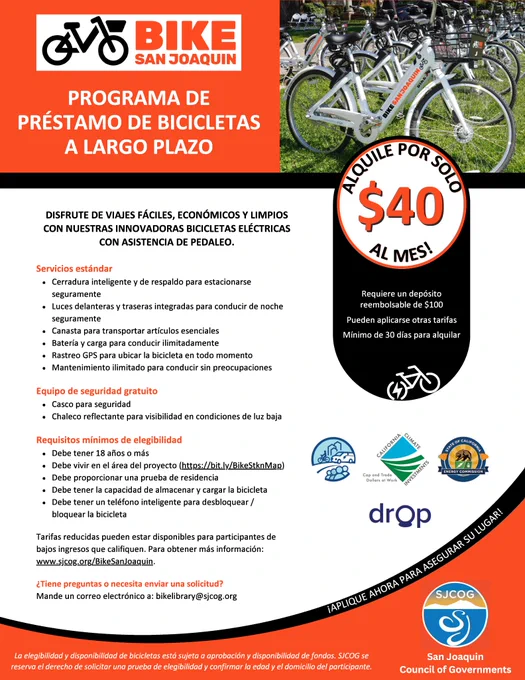 Folletos sobre el mercado de agricultores en inglés y folletos de Bike San Joaquin en inglés y español.