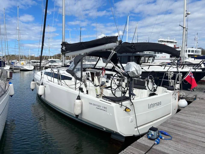 Jeanneau Sun Odyssey 380 Yacht for Sale – Luxury Sailing Yacht