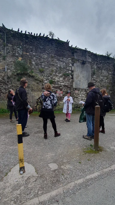 Today is National Poetry Day in Ireland
The theme is Home
Me, @judesherry took some poets for a walk around Corks historic core, & a talk about all things home, heritage & city living
A lovely experience
Thanks @mollytwomey1 & @poetryireland

#RestPlayWork #DerelictIreland 
