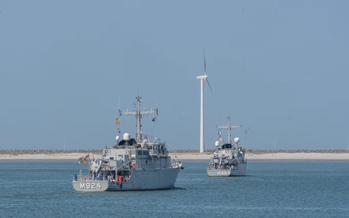 HNLMS Willemstad and BNS Primula departing Zeebruge.

Credit: Royal Netherlands Navy