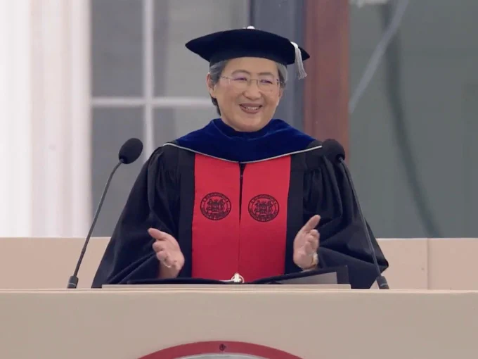Lisa Su at the commencement stage podium.