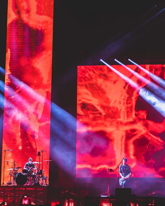 LED displays for concert tours