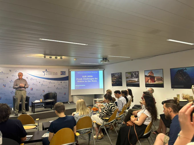 EJN President Aidan White (re)introduces media challenges to a room of 30 attendees