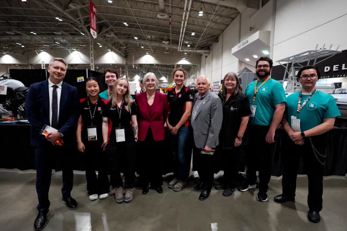 Group photo of Minister Hajdu with event participants.
