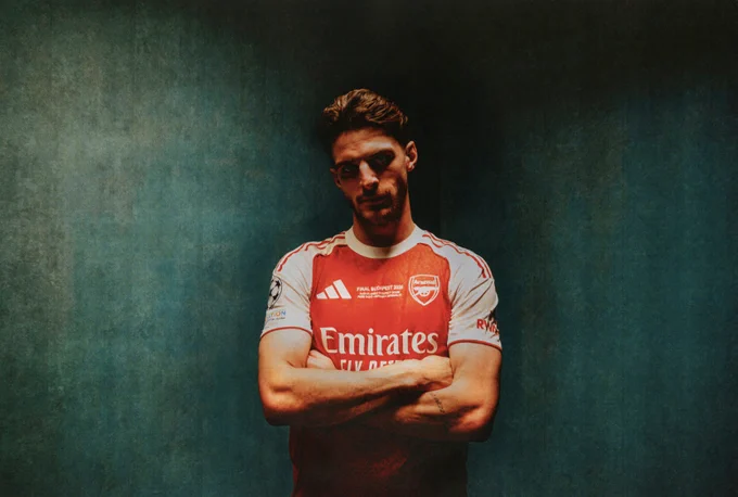 Declan Rice with his arms folded.