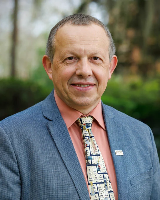 Headshot photo of Mike Shatruk.