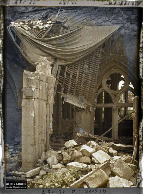 Extérieur de la cathédrale, contreforts démolis

30/05/1917  
Numéro d'inventaire: A12187 https://collections.albert-kahn.hauts-de-seine.fr/document/exterieur-de-la-cathedrale-contreforts-demolis/617a7a40cf8b8968b3372748?q=