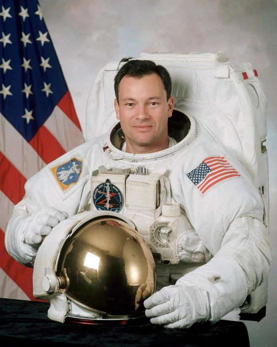 Official portrait of Michael López-Alegría