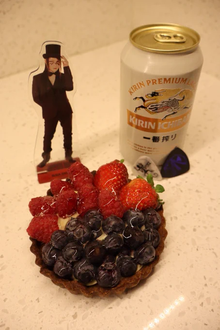 Of course I had to treat the gentleman to his favorite, alcohol, as well, so i bought him a beer lol i couldn’t find any hyoketsu, sorry YUKI