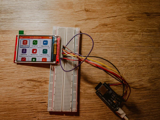 Prototipo de NumOS/NeoCalculator tomada con un vivo X300 Pro.