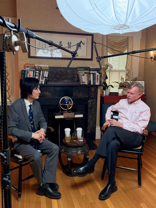 Robert Zoellick (right) and Hansong Li (left) in discussion on the set of Worldviews