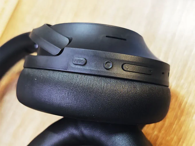 Read the SoundPEATS Cove Pro review in UAE. Explore ANC performance, LDAC audio, battery life, comfort, features, price, and verdict of this budget over-ear headphone.