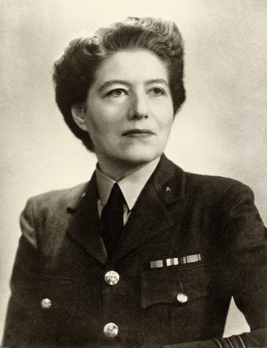 Vera May Atkins CBE

SOURCE
https://www.historyanswers.co.uk/history-of-war/10-inspiring-photographs-of-british-jews-at-war/

MORE INFORMATION
https://en.wikipedia.org/wiki/Vera_Atkins