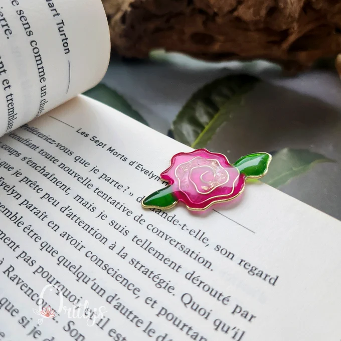 un marque page en forme de rose