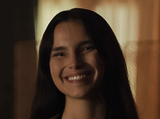 Inde Navarette as Nikki in Obsession