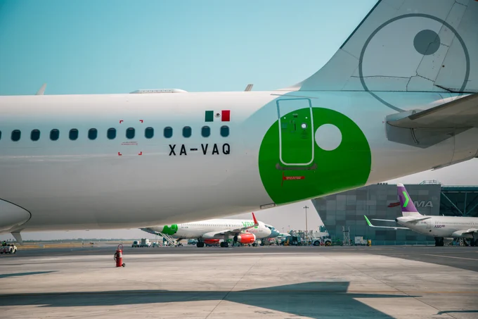 A side view of the low-profile ESA installed on the jet