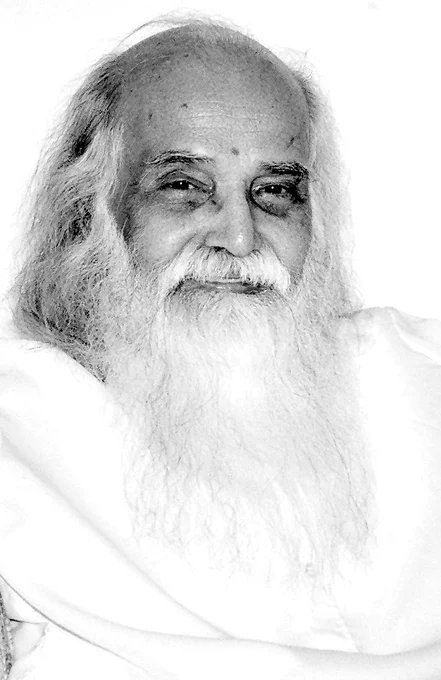 02-06-2026

அன்பர்களின் கேள்விகளும் அருள்தந்தையின் பதில்களும்

❓ கேள்வி: சுவாமிஜி! திருமணம் செய்து கொள்ளாதவர்களுடைய உயிரின் நிலை என்னவாகும்?

✅ பதில்: இந்த உடல் எடுத்து வந்த வினைப்பதிவை மட்டும் தவம் மற்றும் அறம் ஆற்றி உயிர்த்தூய்மை செய்து, நல்லபடியாக முடித்துவிட்டால் போதும்.

இறந்தபிறகு மீதியுள்ள கர்மவினைப் பயனை முடிப்பதற்காக, வாழும் உயிர்களுடன் ஏற்படும் தொடர்பும் வேண்டியதில்லை. அதுமட்டுமின்றிக் கருவழியே ஏற்படும் பிறவித் தொடரும் அற்றுப் போகிறது. இரண்டு வகையாகவும் பிறவித் தொடரை அறுத்துக் கொள்ளலாம்.

திருமணம் செய்து கொண்டாலும் செய்து கொள்ளாமற் போனாலும் தவம், அறம் ஆற்றித் தன்னையறிந்து இறைநிலையோடு இணையாவிட்டால் உடல் விட்ட பின்னர் மீதமிருக்கும் வினைப் பதிவுகளைக் களையத்தக்க ஒரு உடலோடு இணைந்துதான் அமைதியும் நிறைவும் முடிவும் பெற வேண்டும்.

வாழ்க வளமுடன்!

அருள்தந்தை வேதாத்திரி மகரிஷி

(நாளையும் தொடரும்)
✖️K.Pudur MVKM Trust, Madurai - https://x.com/VethathiriGnana
🤝https://www.facebook.com/profile.php?id=61571368175907
📷https://www.instagram.com/vethathiriyagnanakkudil/
🔔 ▶️https://youtube