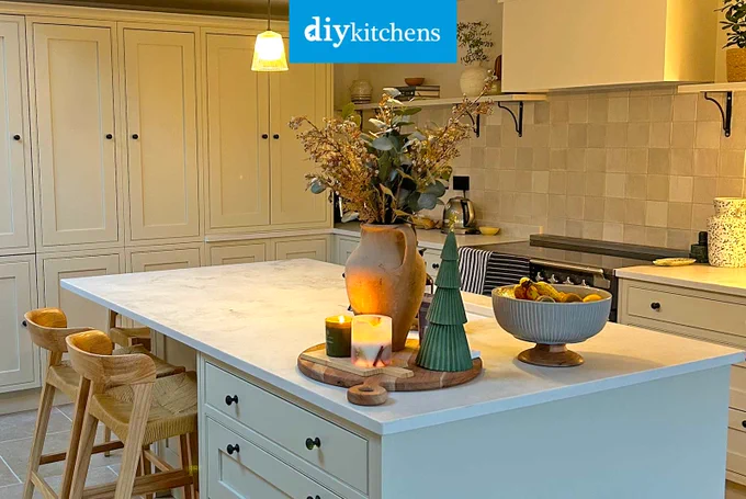 An Innova Helmsley Mussel Inframe #kitchen | DIY Kitchens